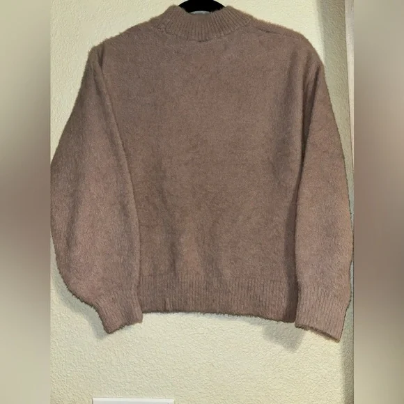 Gently use excellent condition very soft xs - Picture 3 of 5